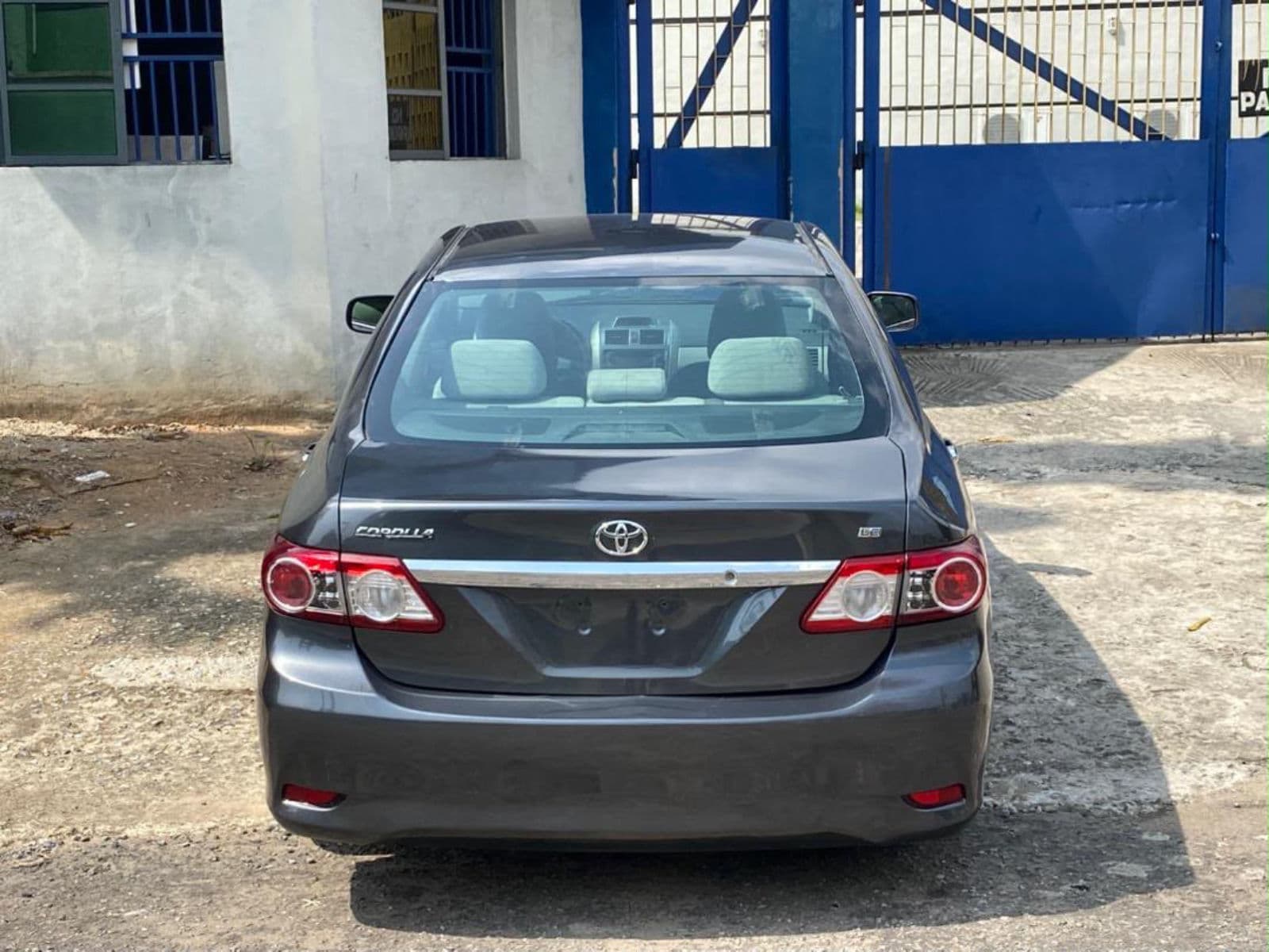 2013 Toyota Corolla Sedan — photo 10 of 11