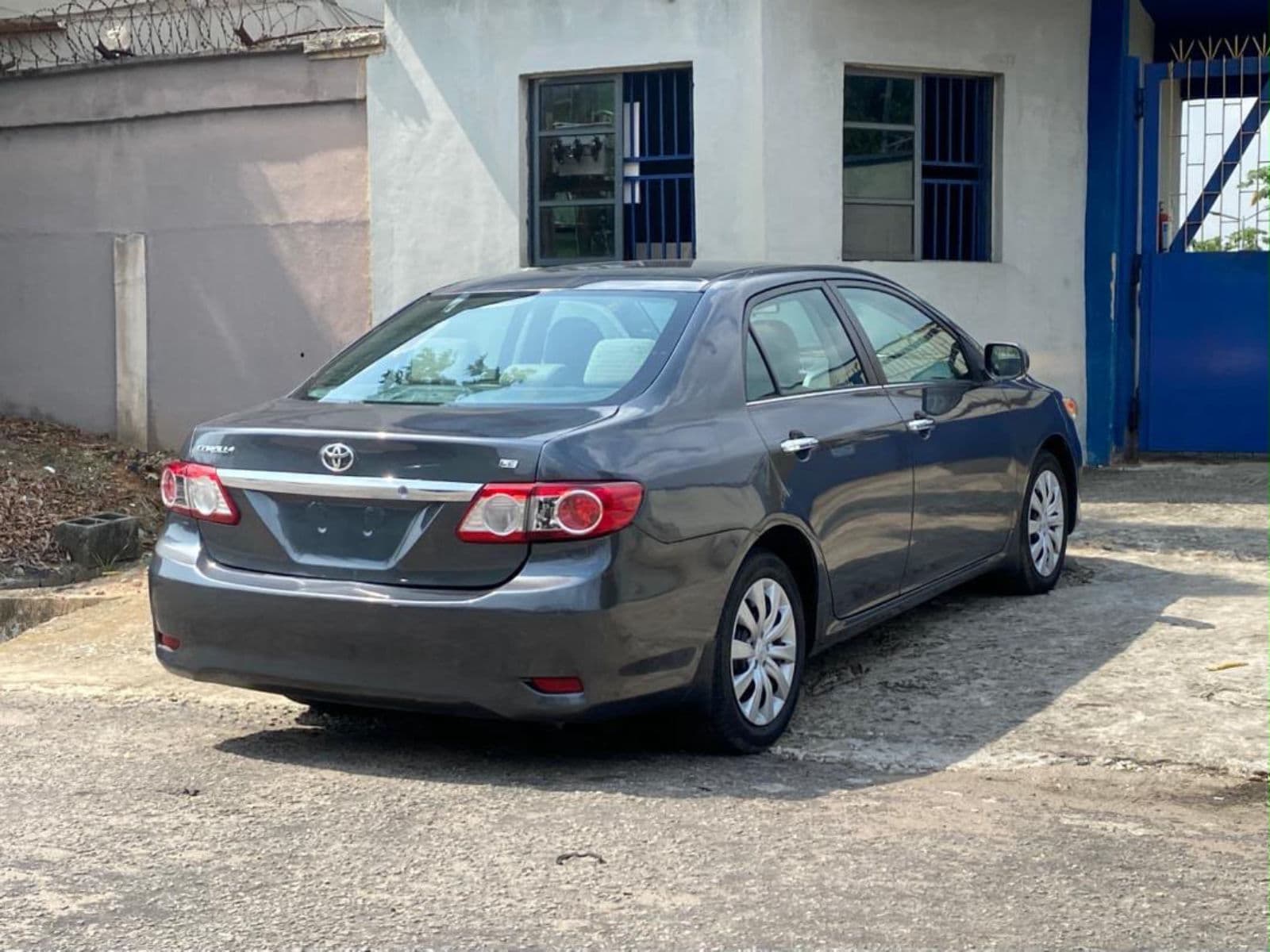 2013 Toyota Corolla Sedan — photo 11 of 11