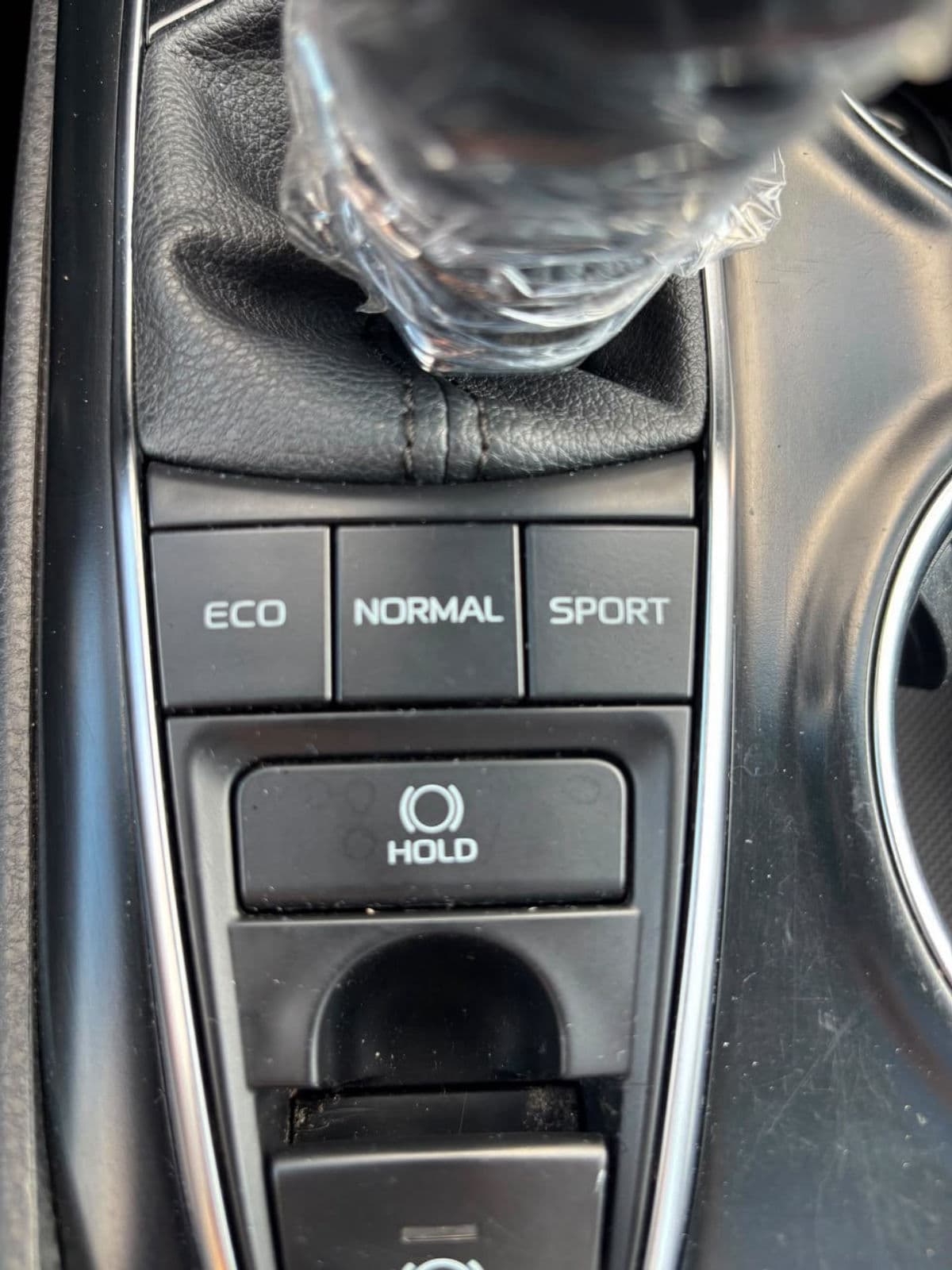 2021 Toyota Camry Sedan — photo 2 of 11