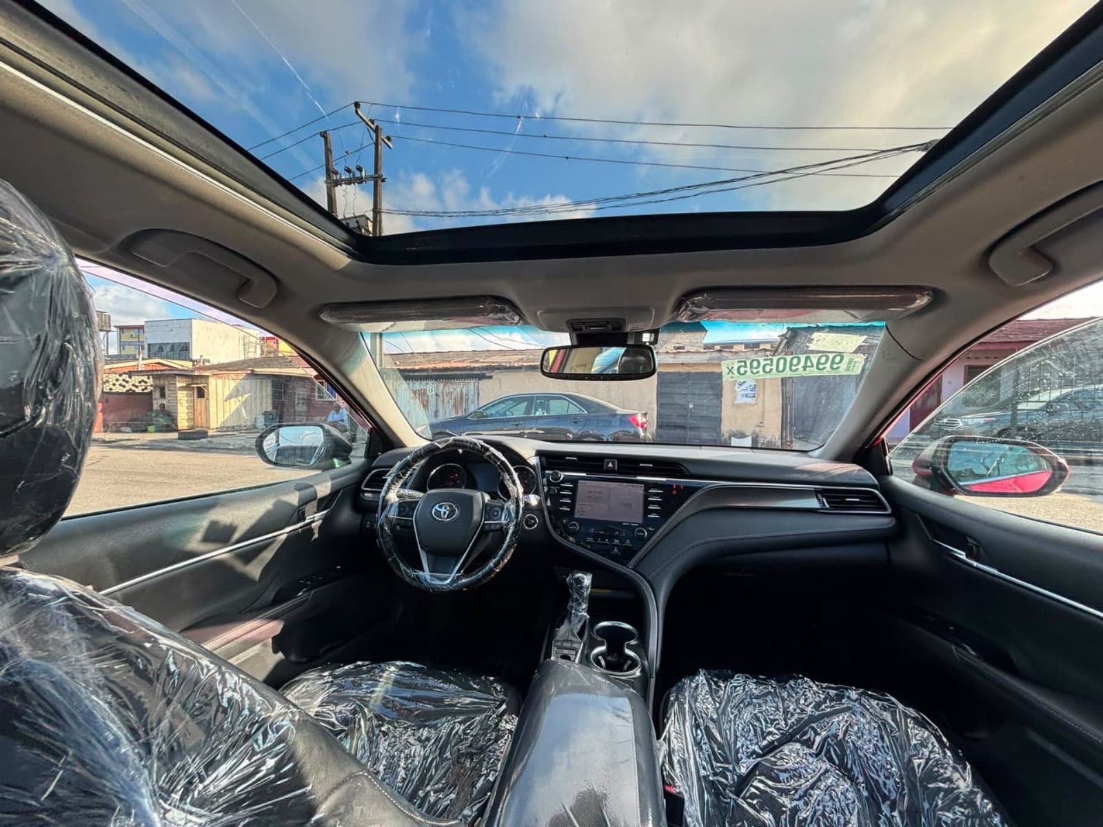 2021 Toyota Camry Sedan — photo 4 of 11
