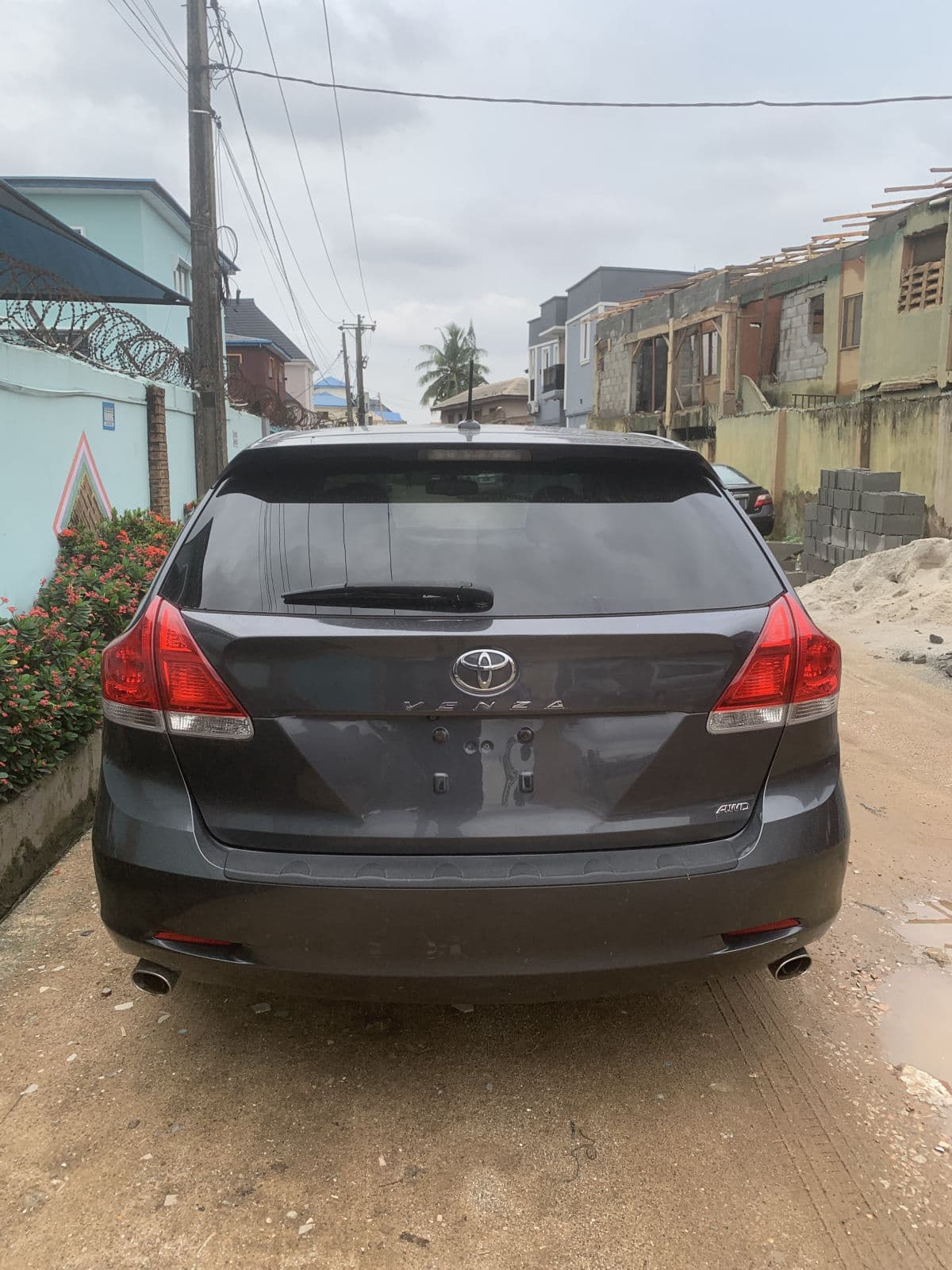 2010 Toyota Venza SUV — photo 11 of 12