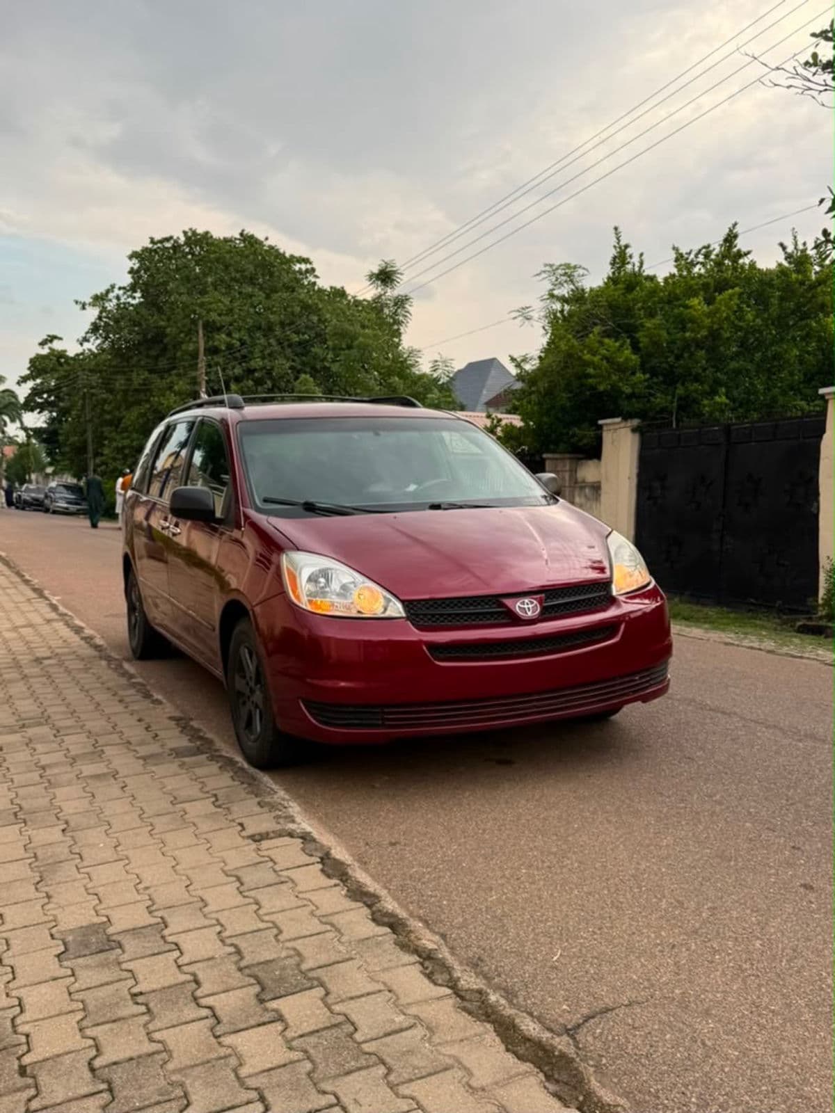 2005 Toyota Sienna SUV — photo 3 of 10