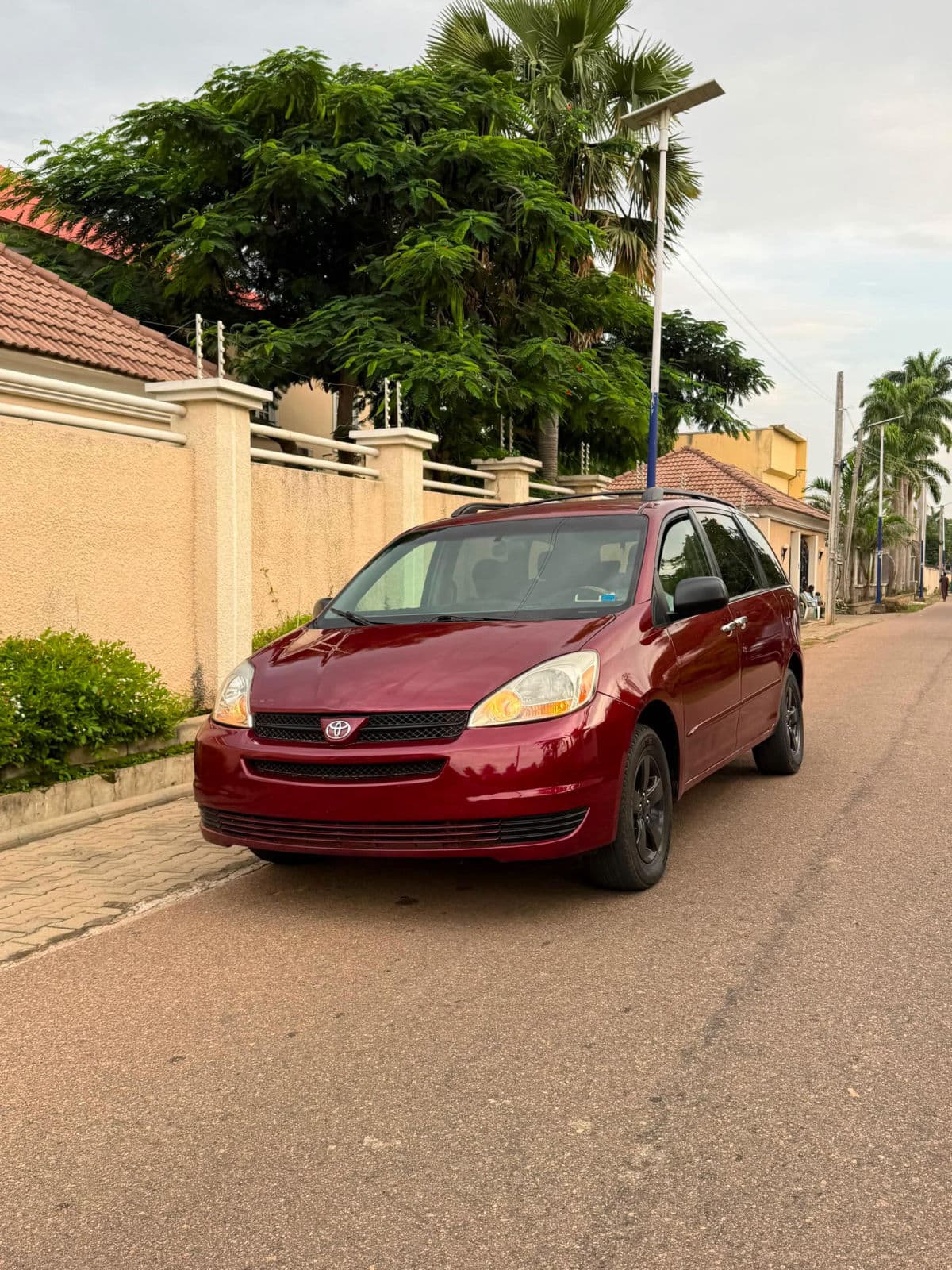 2005 Toyota Sienna SUV — photo 4 of 10