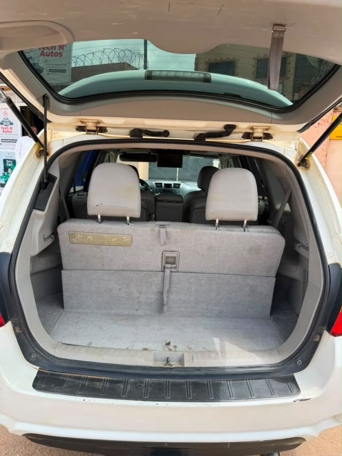 2009 Toyota Highlander SUV — photo 4 of 11
