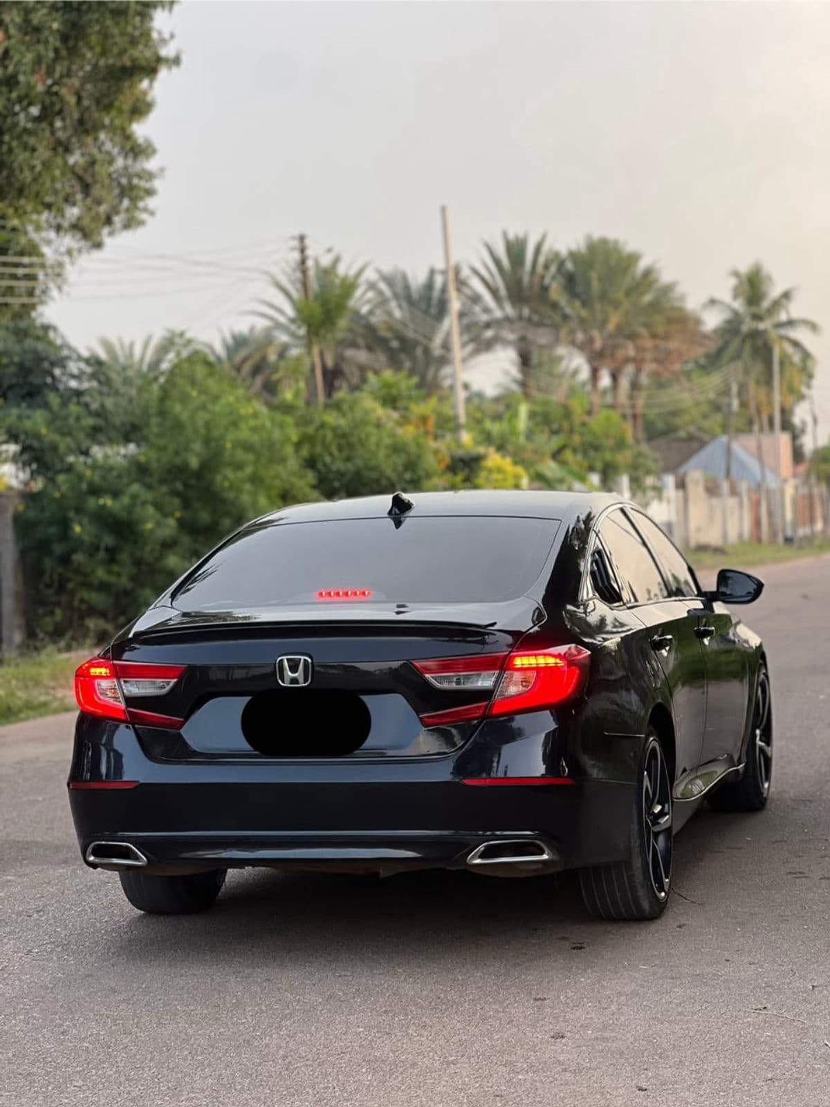2019 Honda Accord Sedan — photo 6 of 8