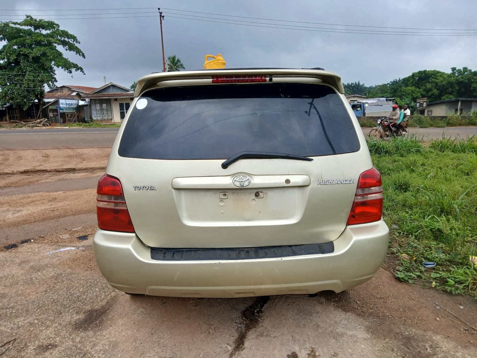 2005 Toyota Highlander SUV — photo 3 of 8
