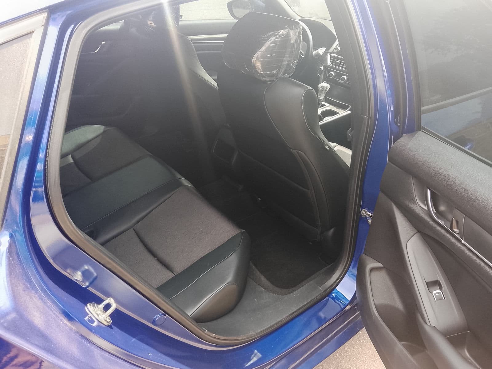 2018 Honda Accord Sedan — photo 10 of 11