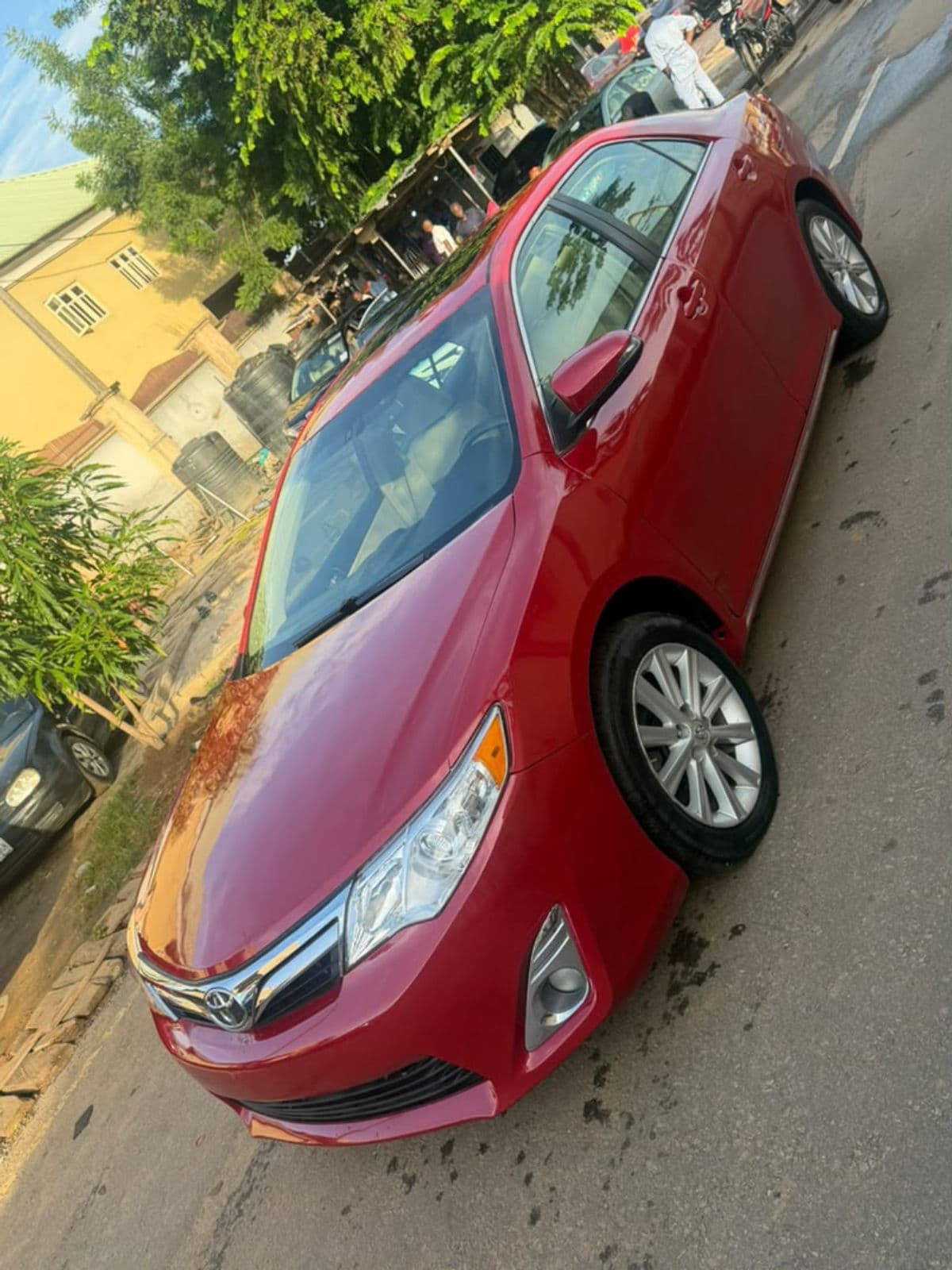 2013 Toyota Camry Sedan — photo 3 of 9