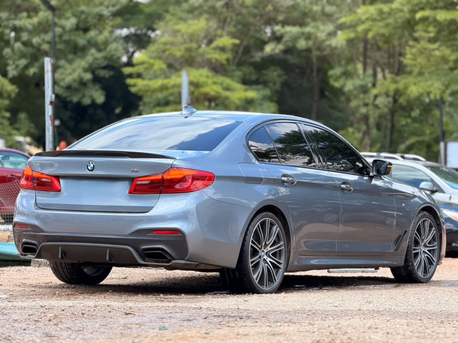2018 BMW 5 SERIES Sedan — photo 6 of 8