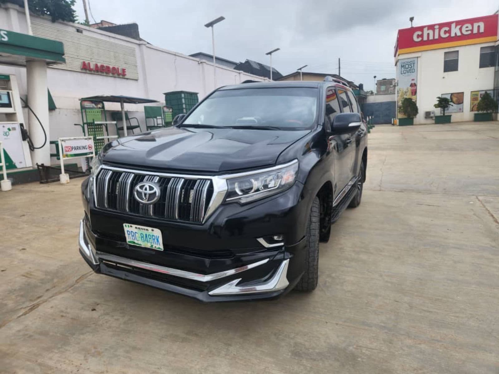 2013 Toyota Land Cruiser Prado SUV — photo 7 of 9