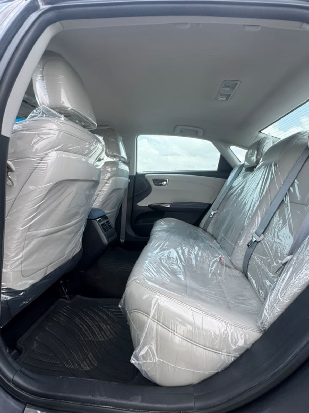 2014 Toyota Avanza Sedan — photo 3 of 11