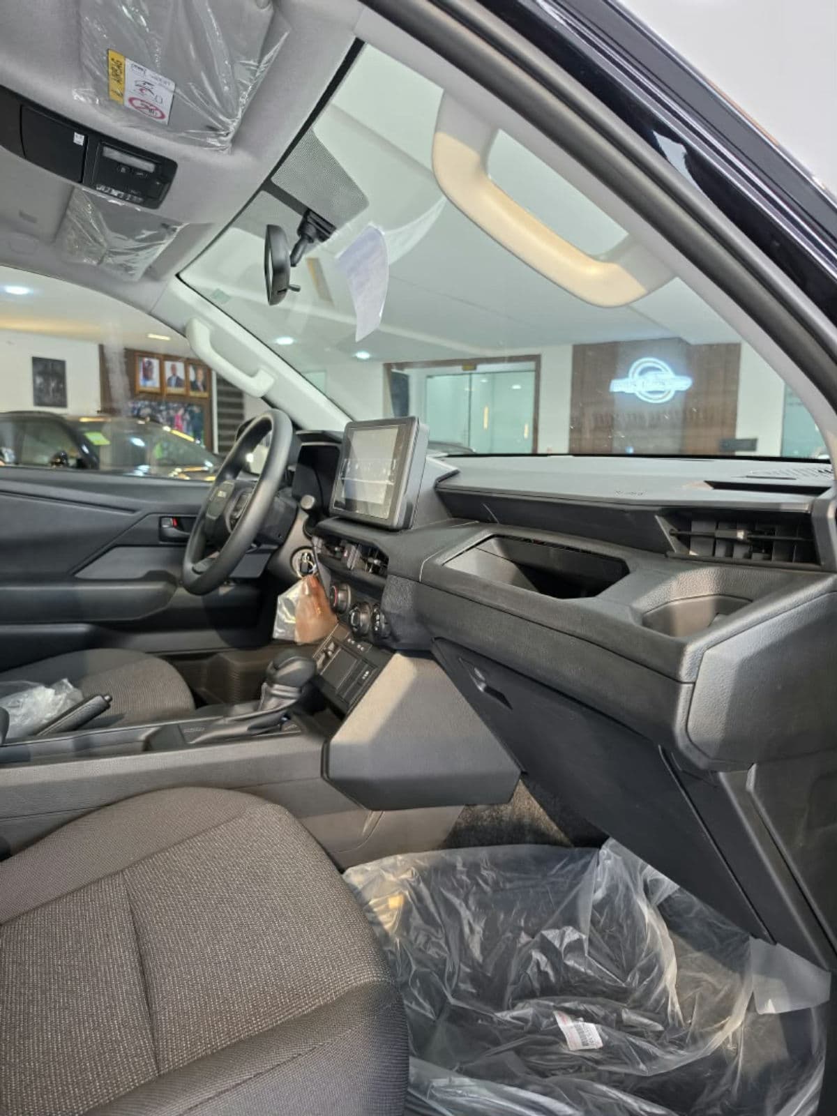 2027 Toyota HILUX Pickup — photo 3 of 5