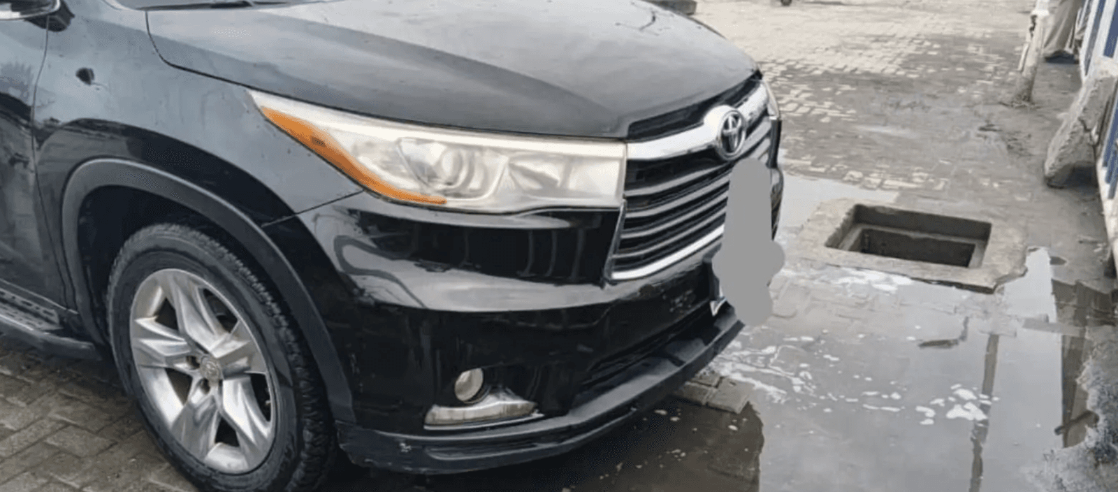 2015 Toyota Highlander SUV — photo 10 of 10
