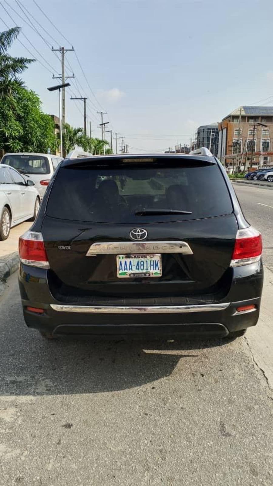 2009 Toyota Highlander SUV — photo 2 of 4