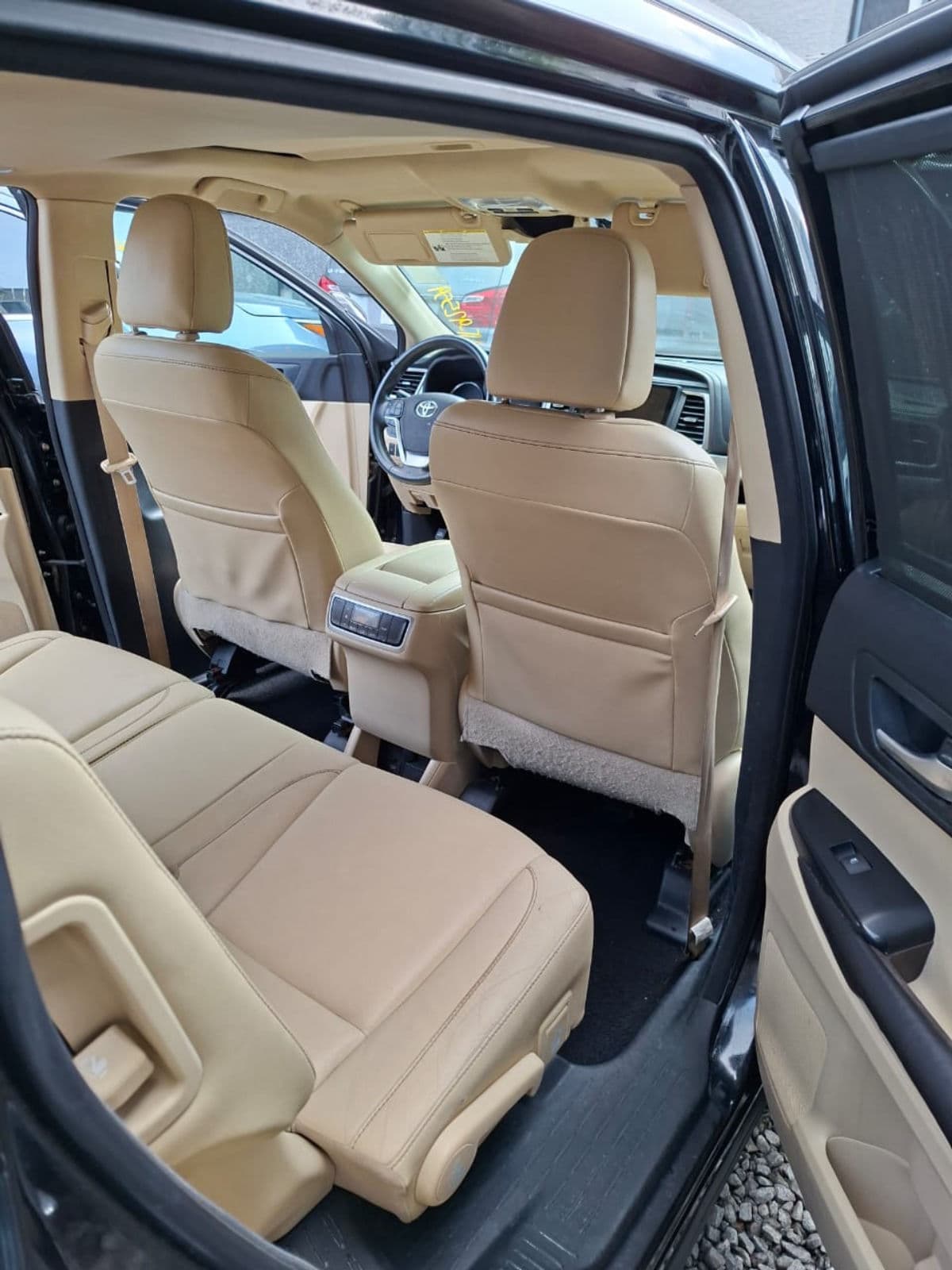 2016 Toyota Highlander SUV — photo 6 of 11