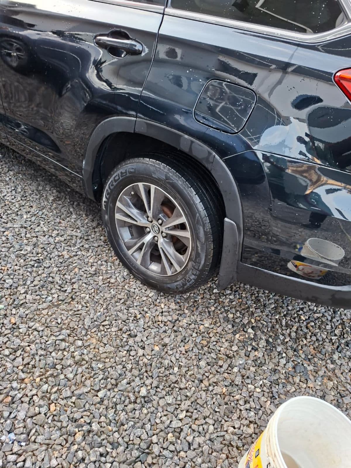 2016 Toyota Highlander SUV — photo 8 of 11