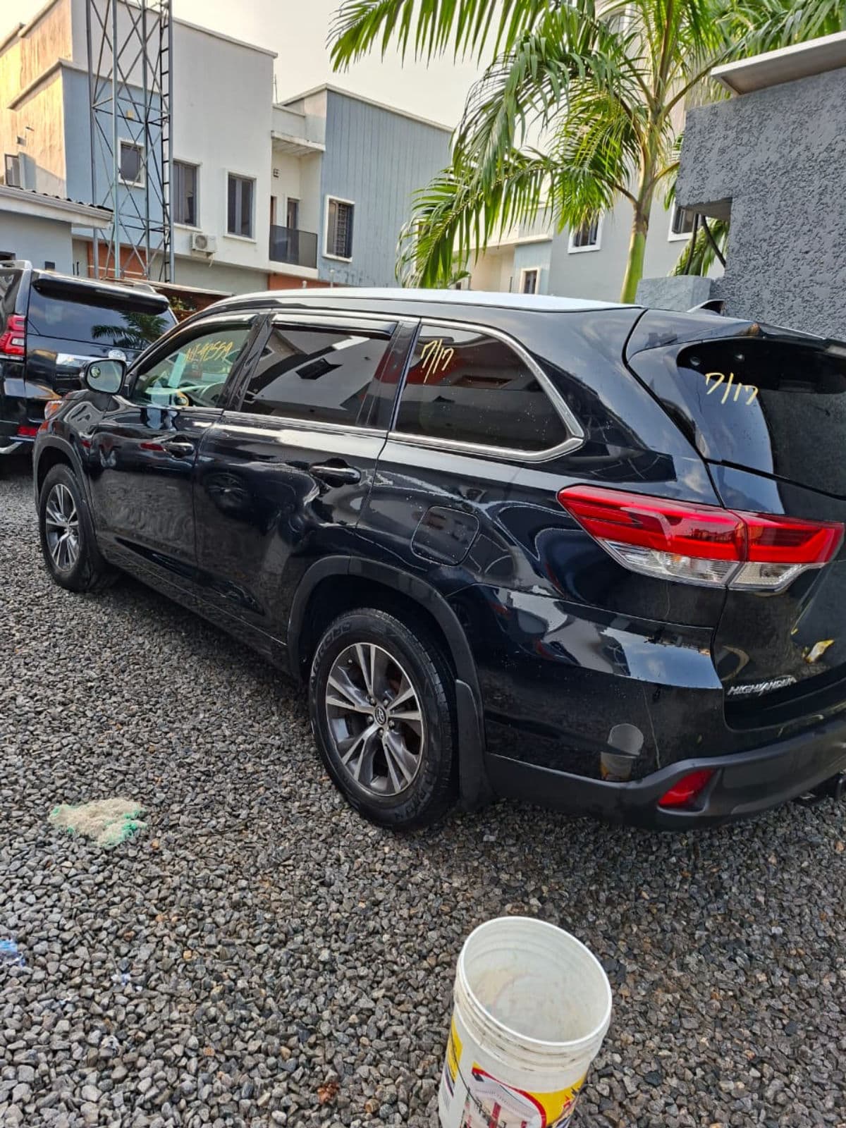 2016 Toyota Highlander SUV — photo 9 of 11