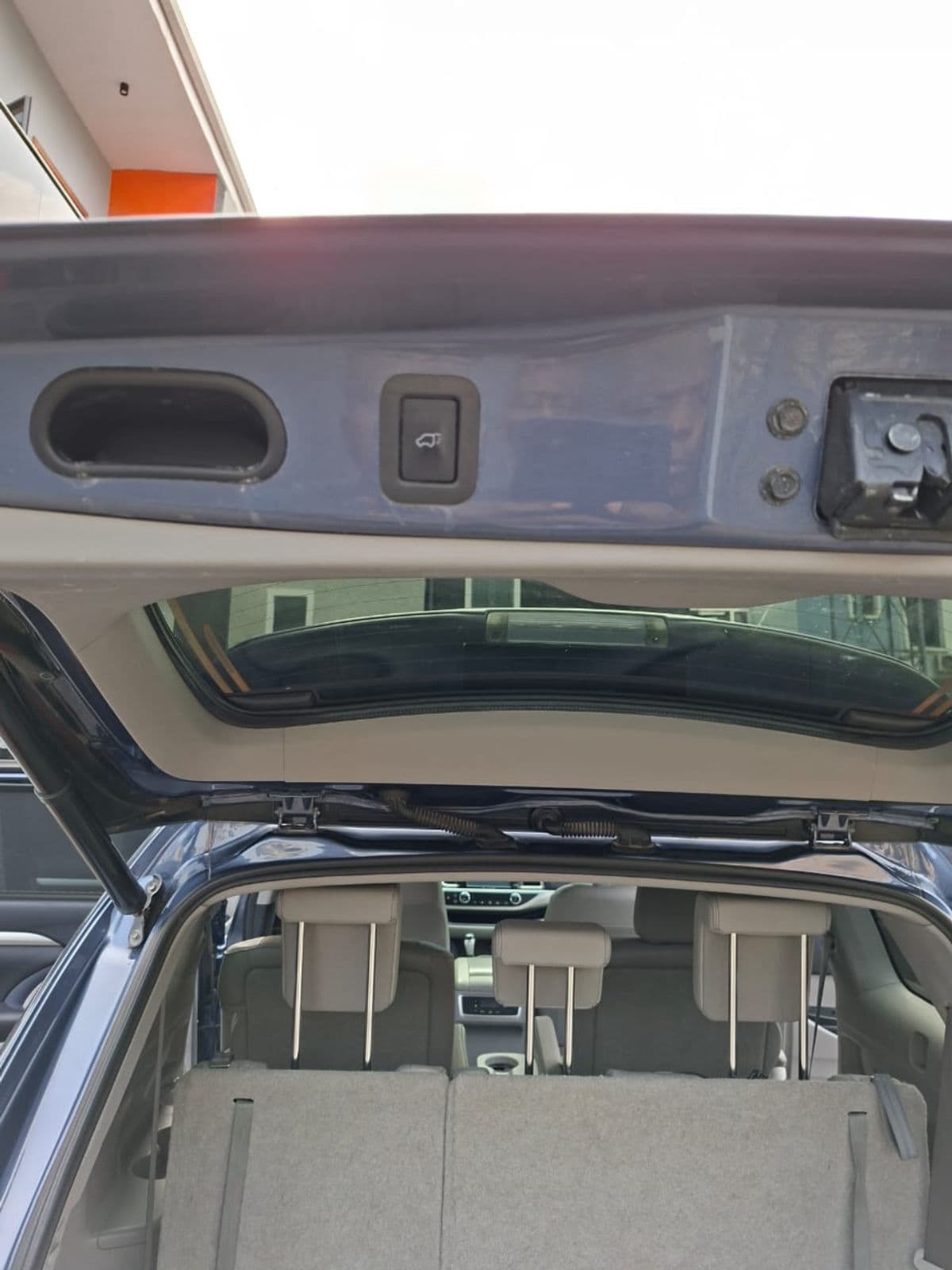 2016 Toyota Highlander SUV — photo 7 of 11