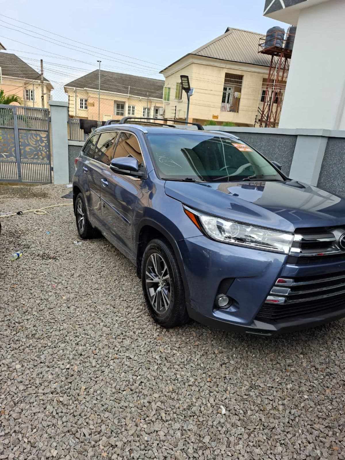 2016 Toyota Highlander SUV — photo 8 of 11
