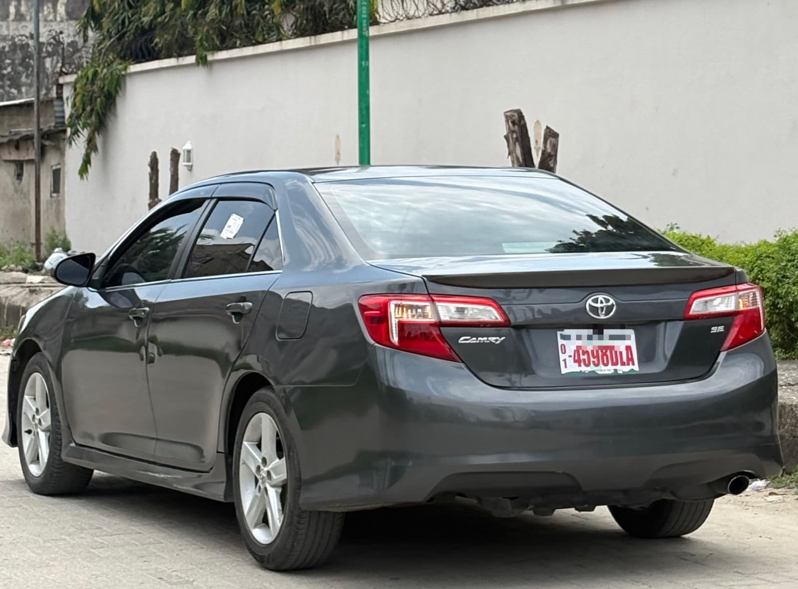 2013 Toyota Camry Sedan — photo 9 of 11