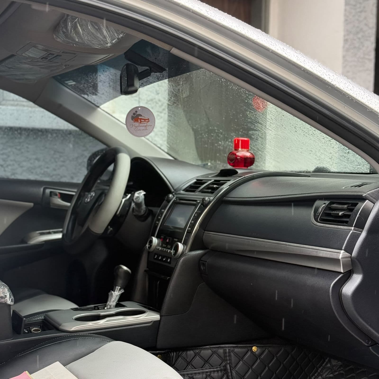2011 Toyota Camry Sedan — photo 3 of 7