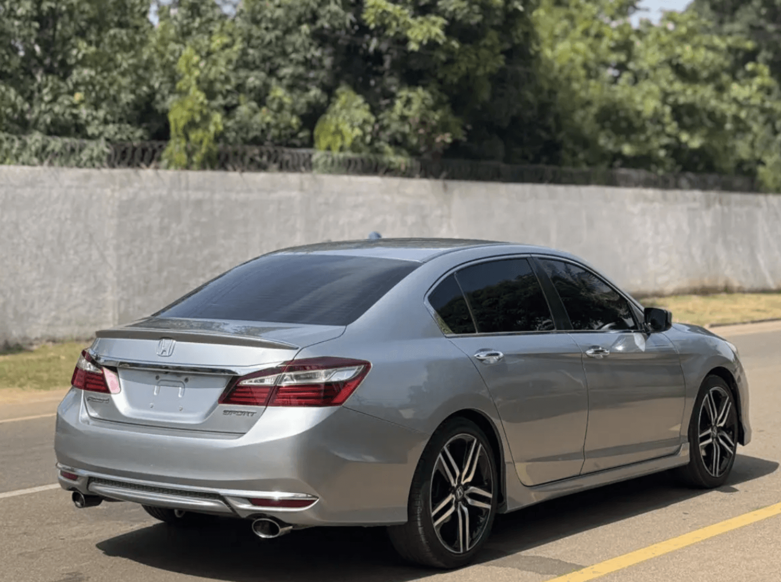 2016 Honda Accord Sedan — photo 10 of 10