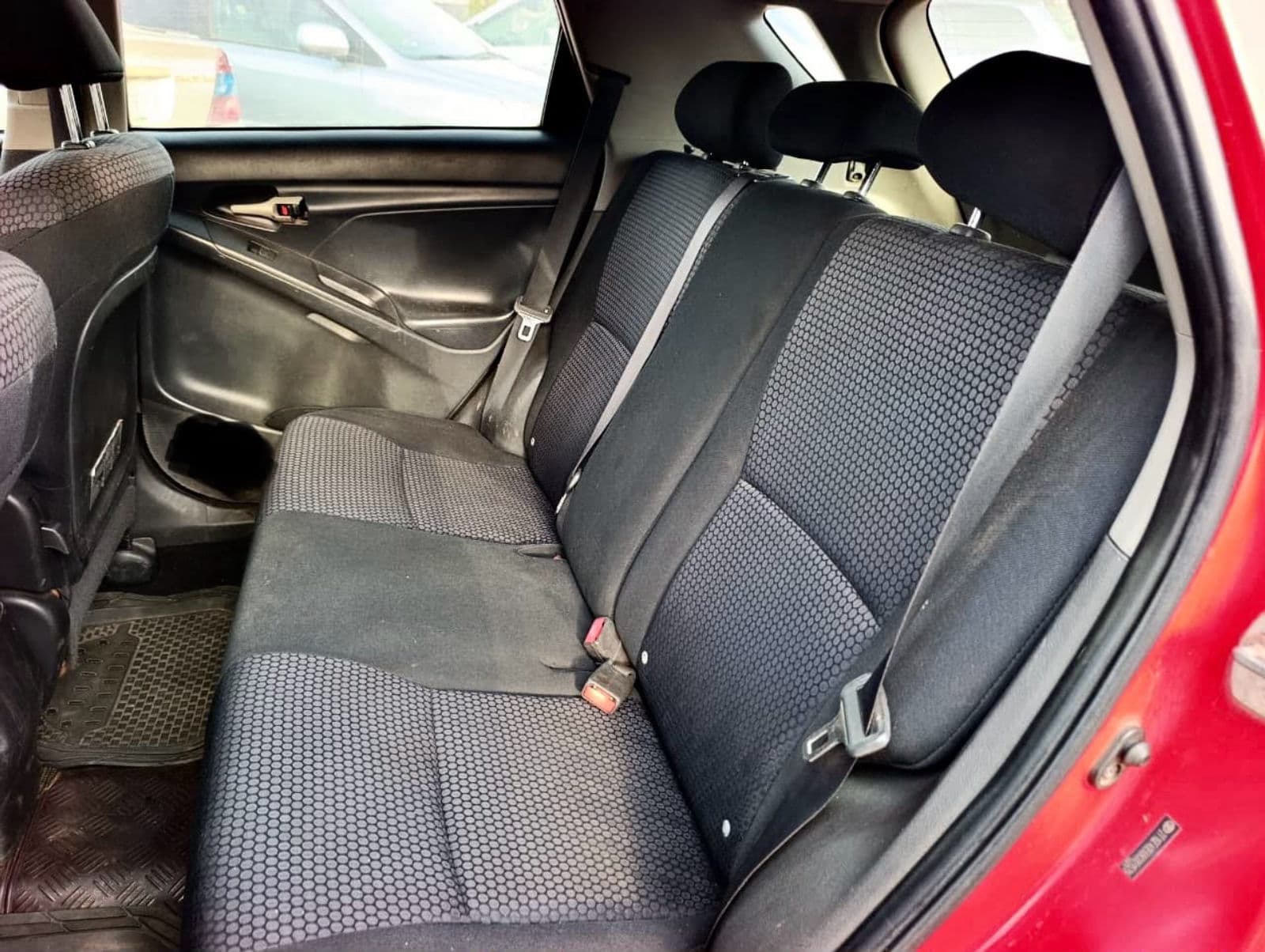2008 Toyota Matrix Hatchback — photo 3 of 5