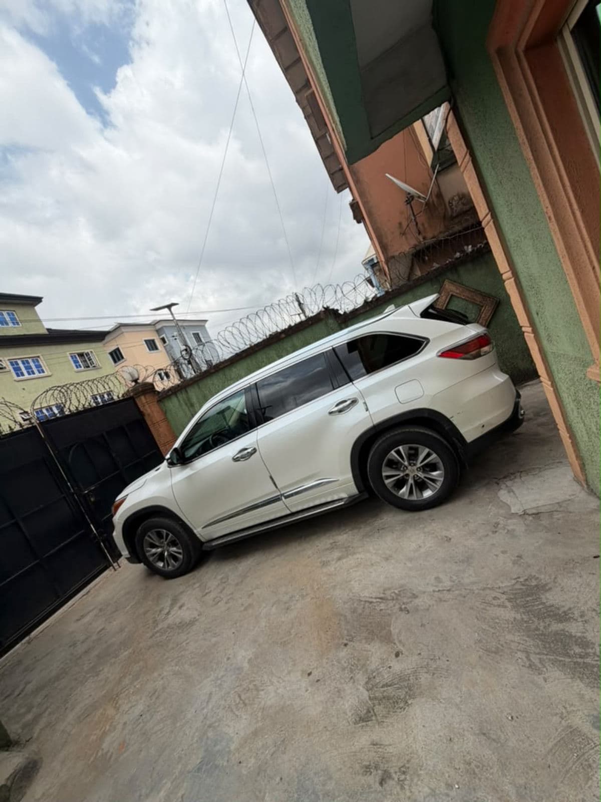 2016 Toyota Highlander SUV — photo 7 of 11