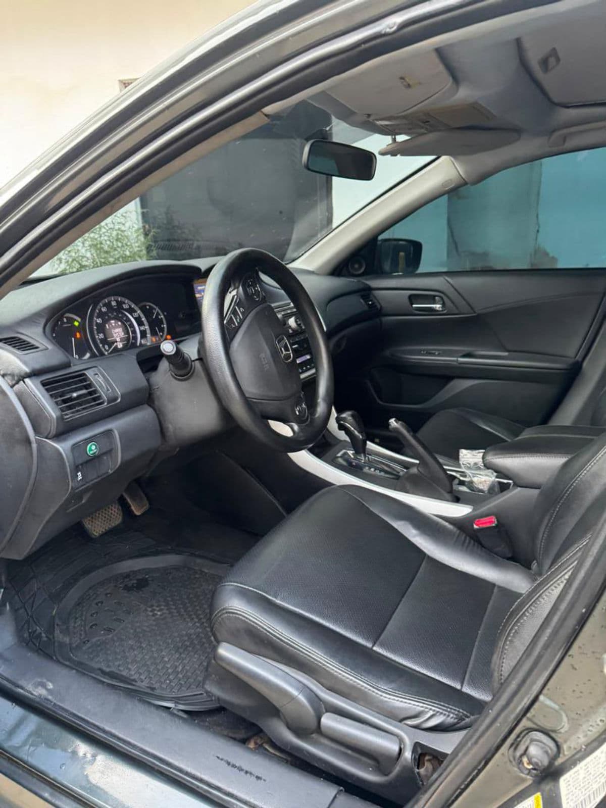 2014 Honda Accord Sedan — photo 3 of 8