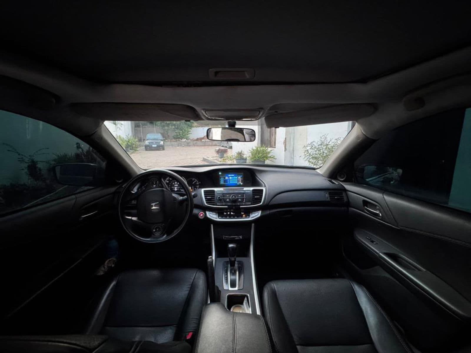 2014 Honda Accord Sedan — photo 4 of 8