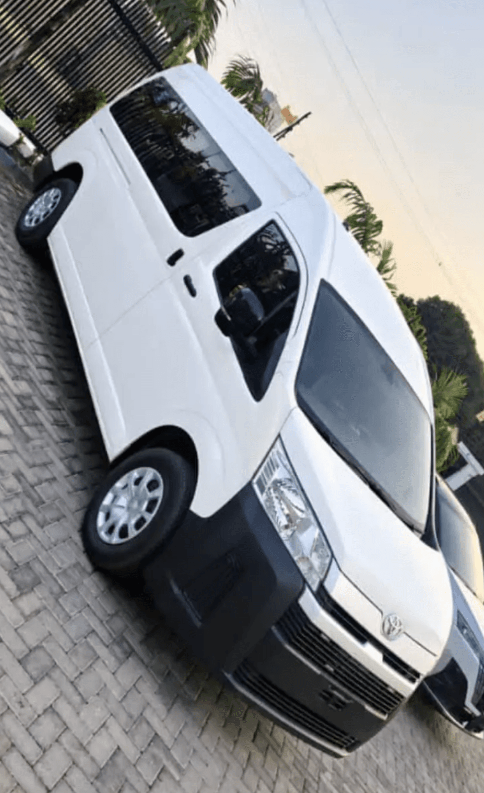 2026 Toyota Hummer bus Van/Minivan — photo 3 of 3