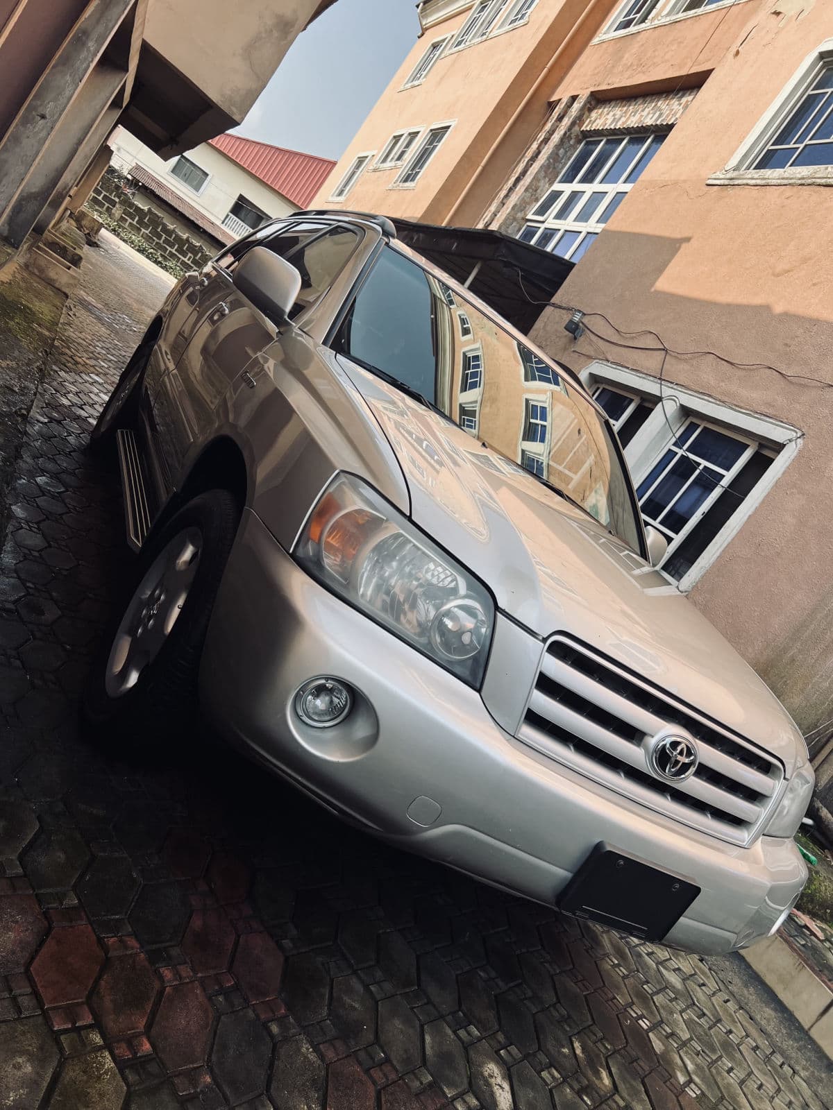 2006 Toyota Highlander SUV — photo 2 of 9