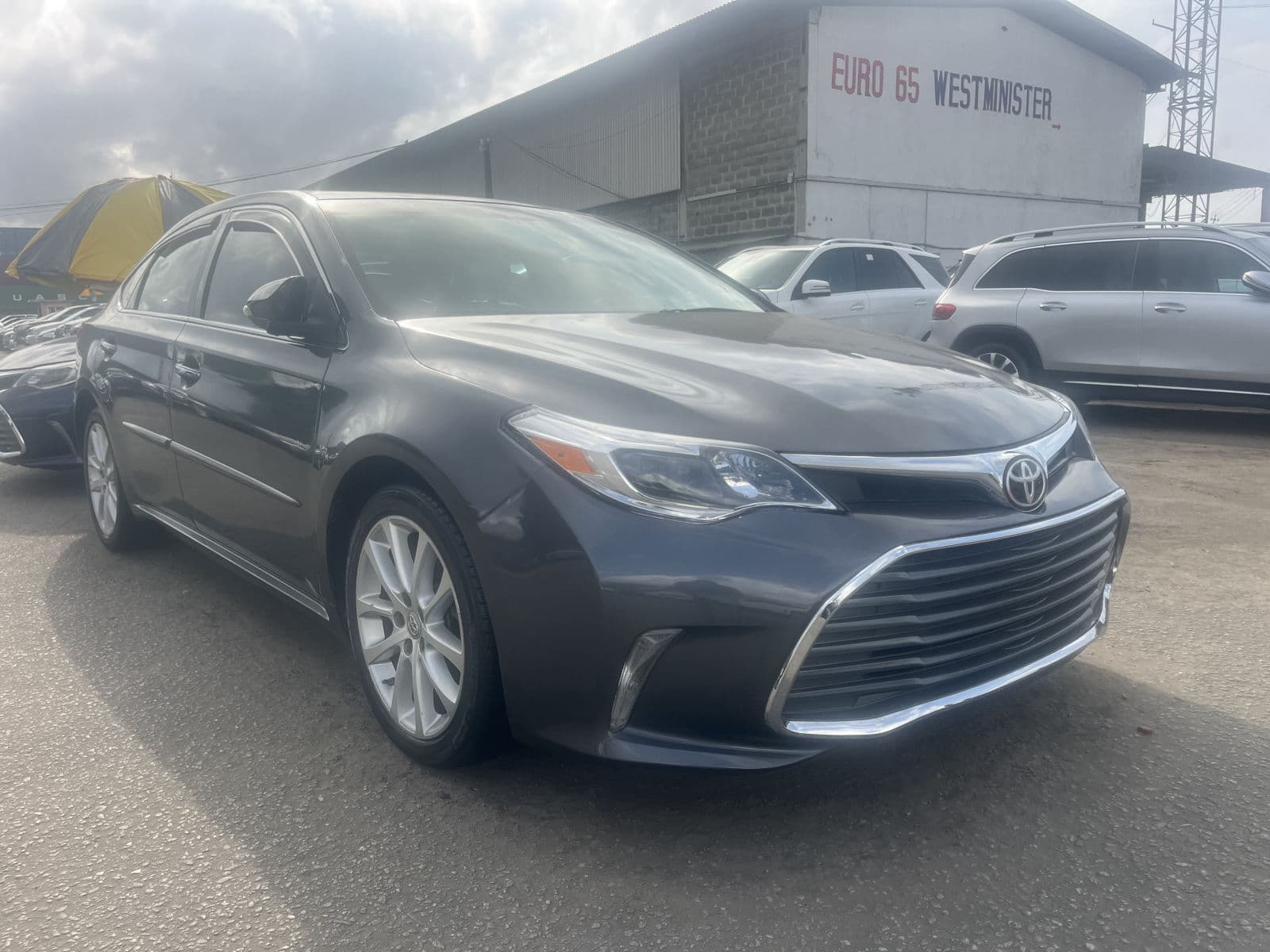 2014 Toyota Avalon Sedan — photo 3 of 10