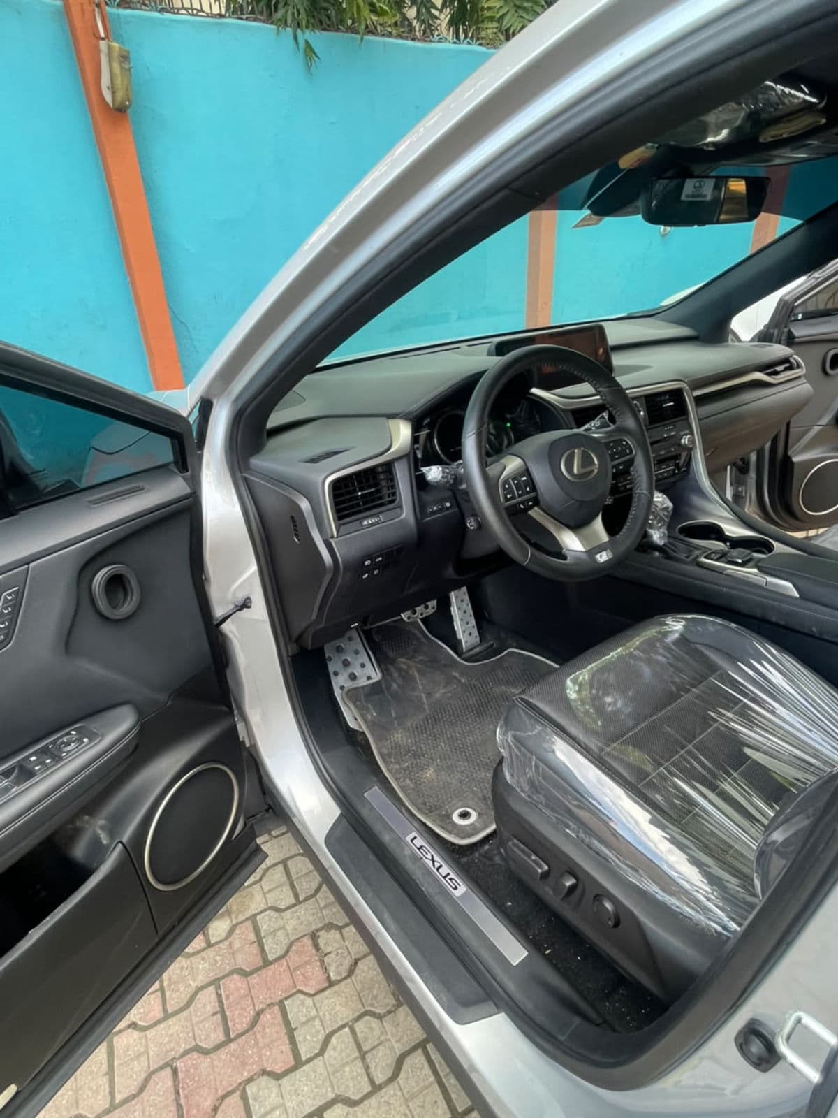 2018 Lexus RX SUV — photo 6 of 11