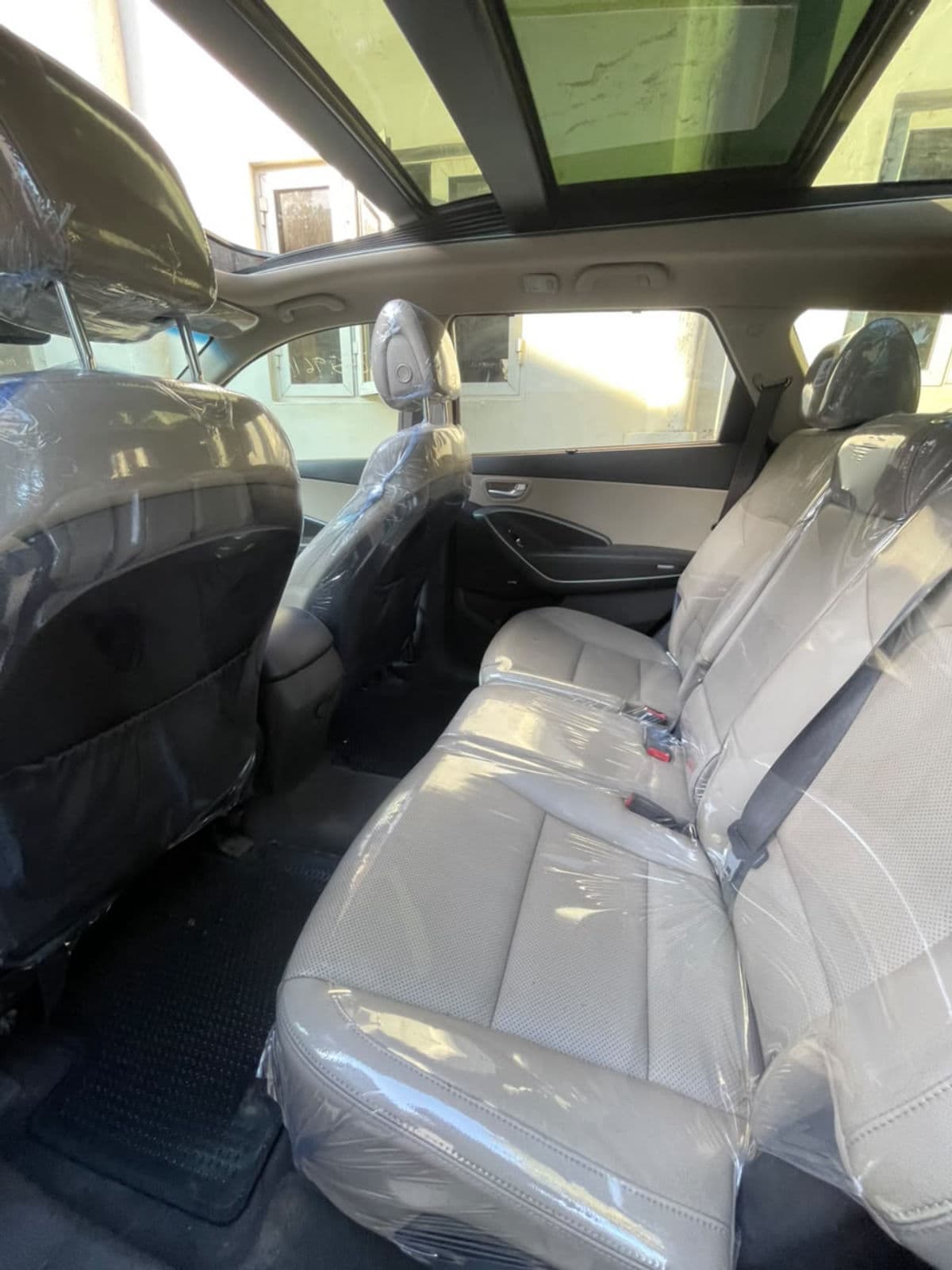 2017 Hyundai Santa-fe Van/Minivan — photo 8 of 10