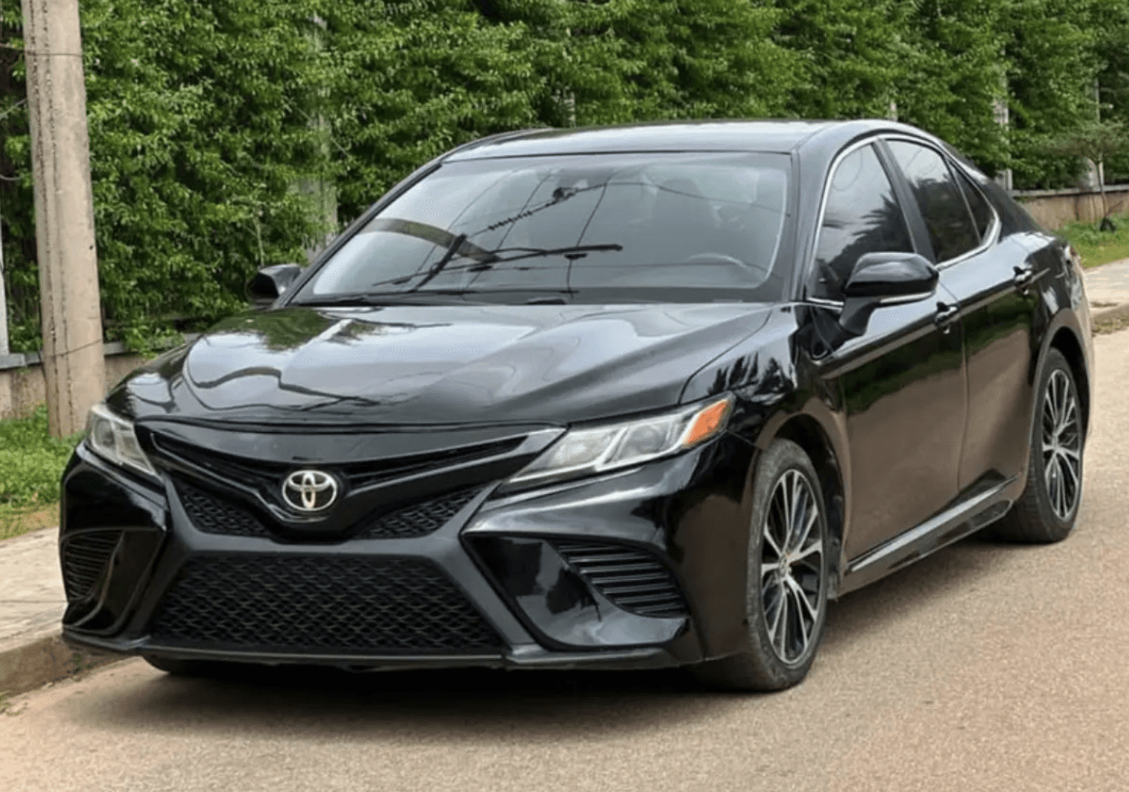 2018 Keyless Toyota Camry SE Automatic Sedan for Sale in Abuja