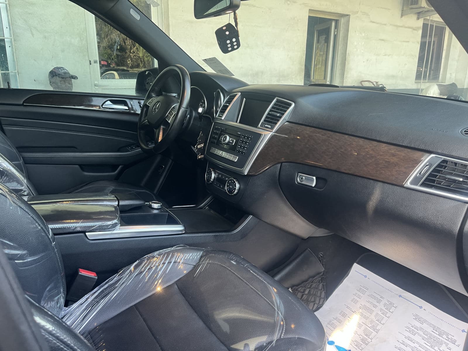 2015 Mercedes-Benz M Class SUV — photo 7 of 11