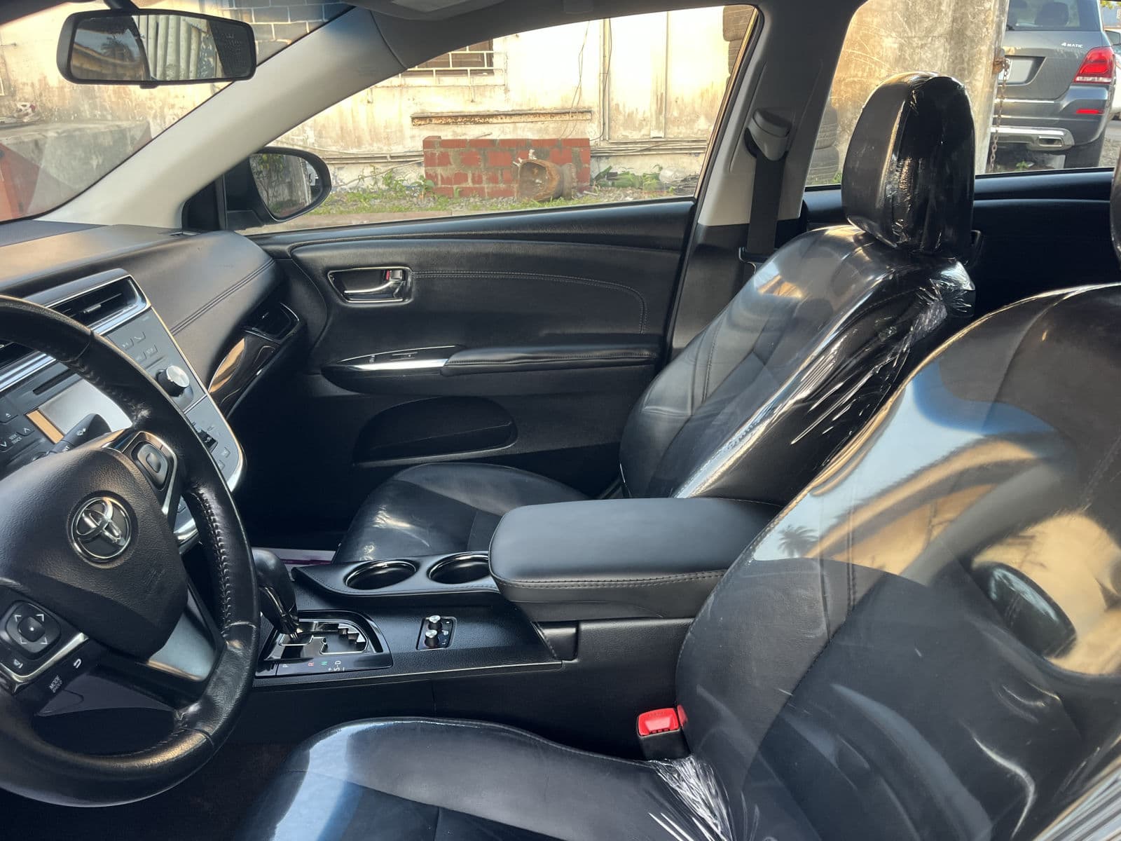 2014 Toyota Avalon Sedan — photo 3 of 8