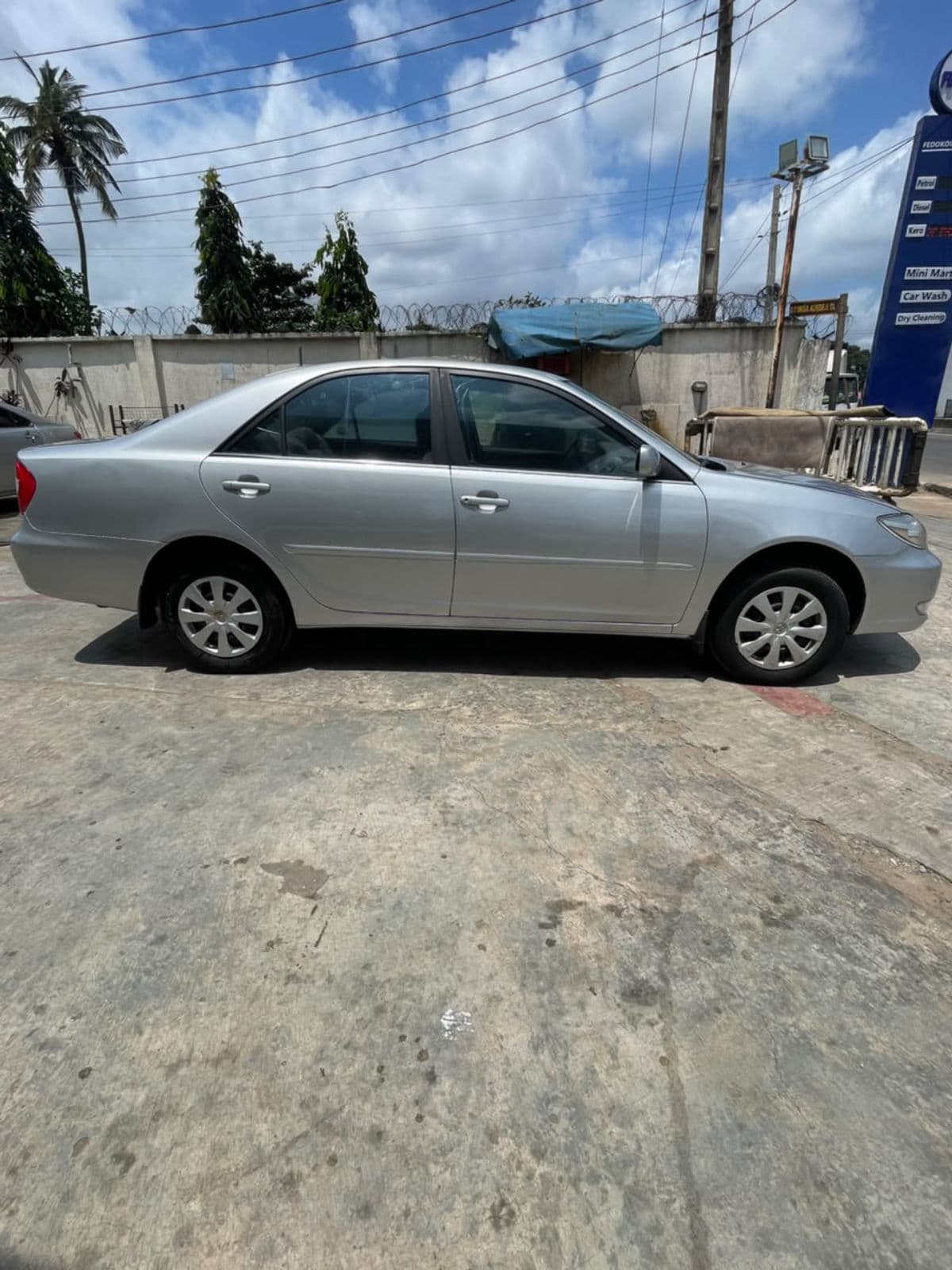 2004 Toyota Camry Sedan — photo 7 of 9