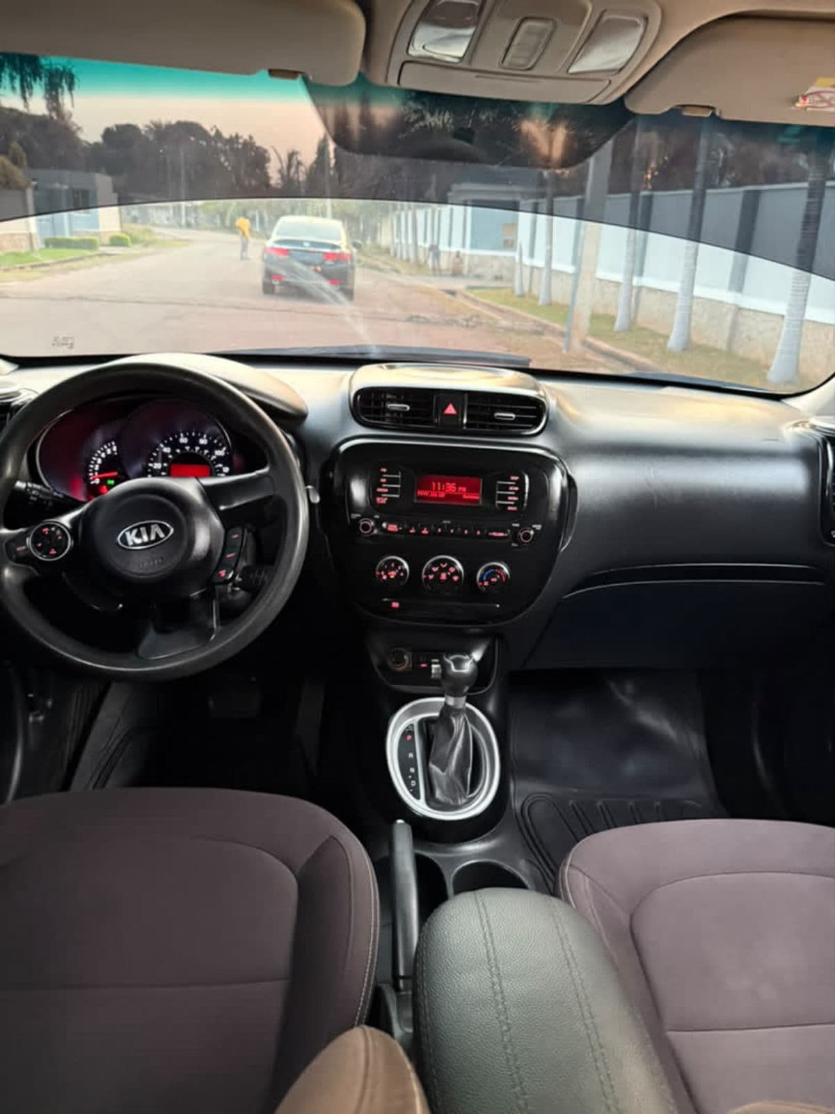 2016 Kia Soul Hatchback — photo 3 of 6
