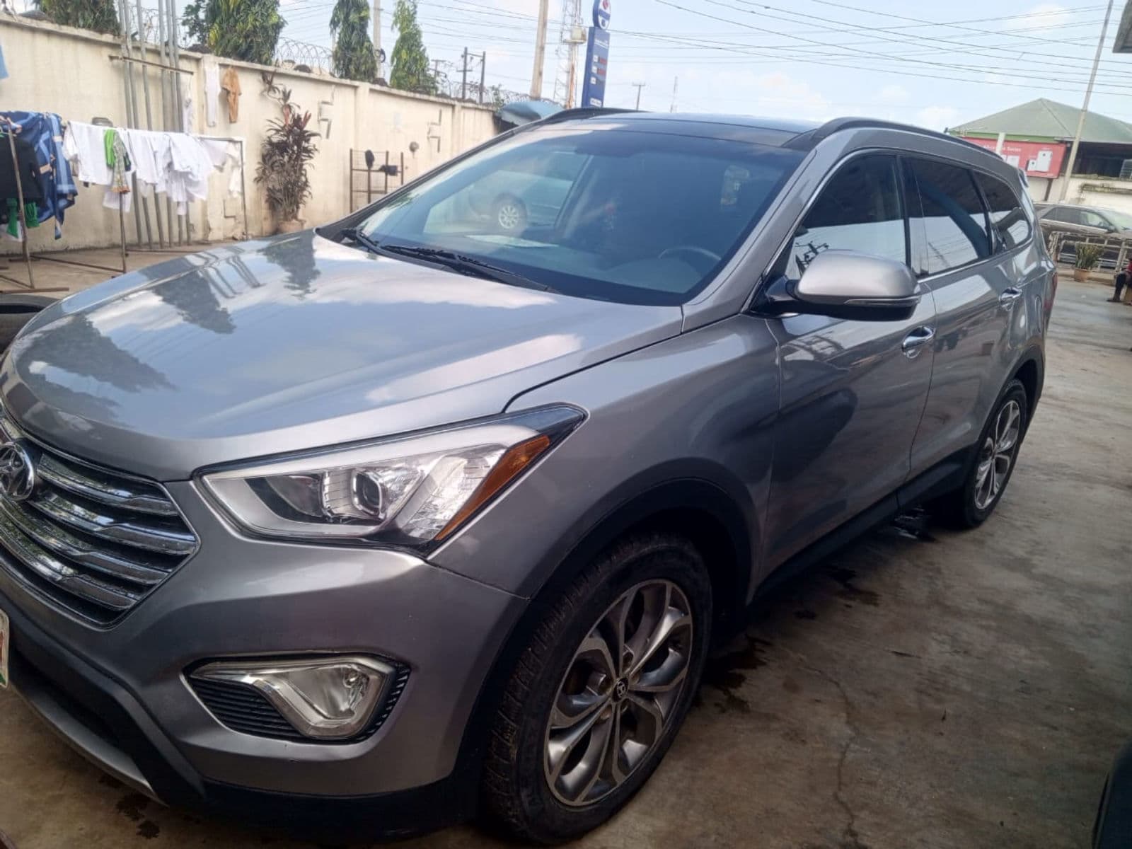 2016 Hyundai Santa-fe SUV — photo 3 of 7