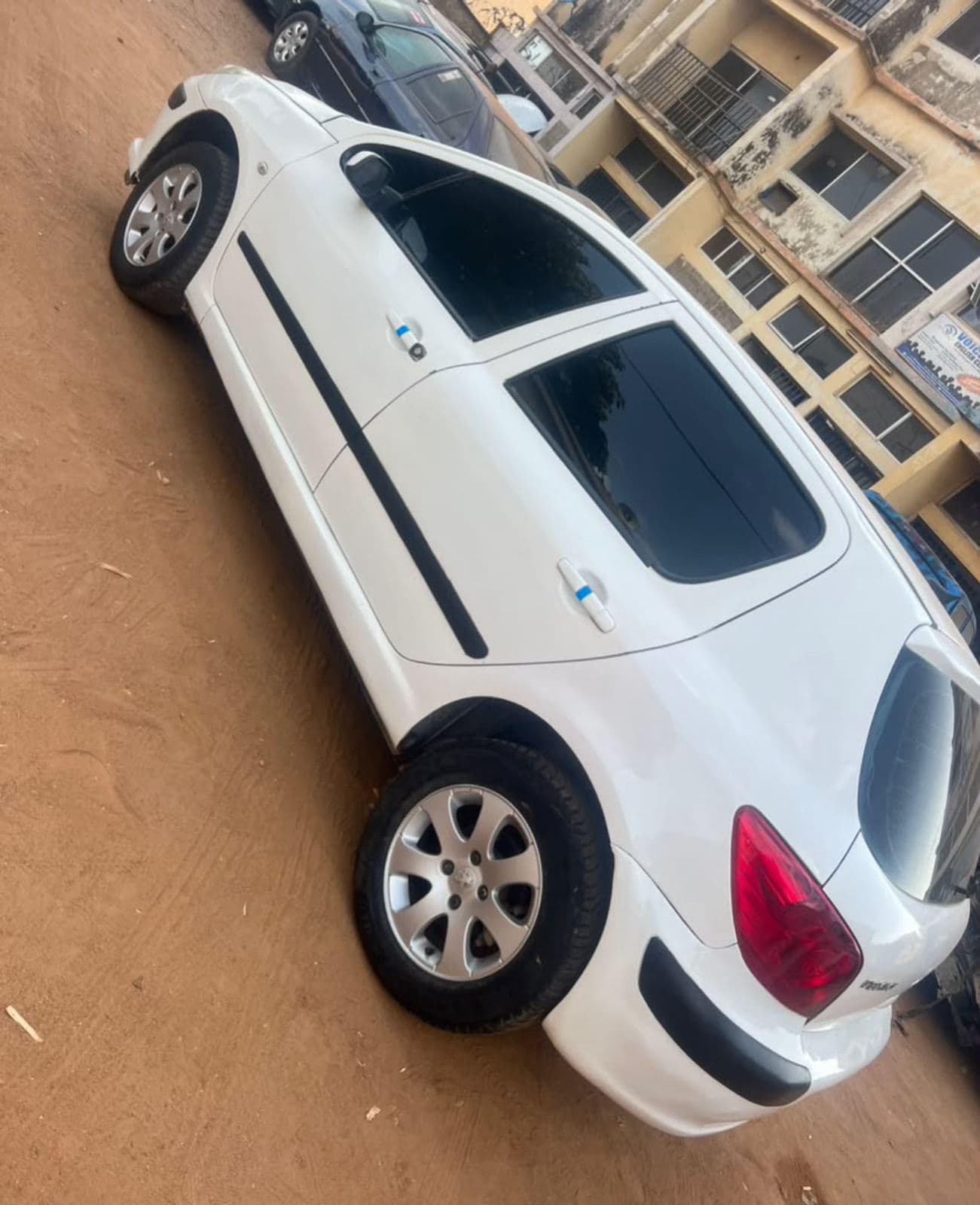 2004 Peugeot 307 Hatchback — photo 6 of 7