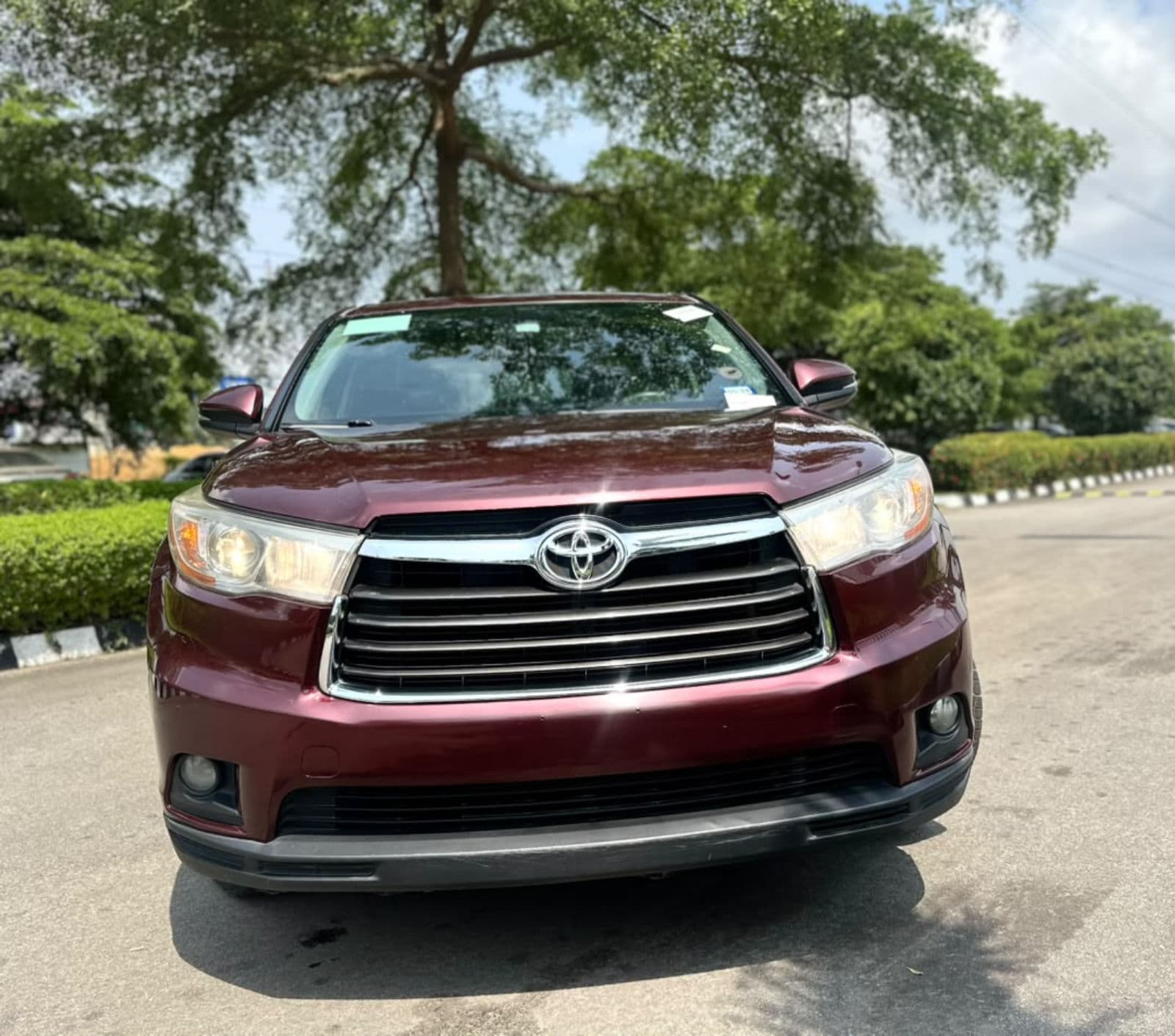 2016 Toyota Highlander LE Automatic SUV (Clean & Dependable)